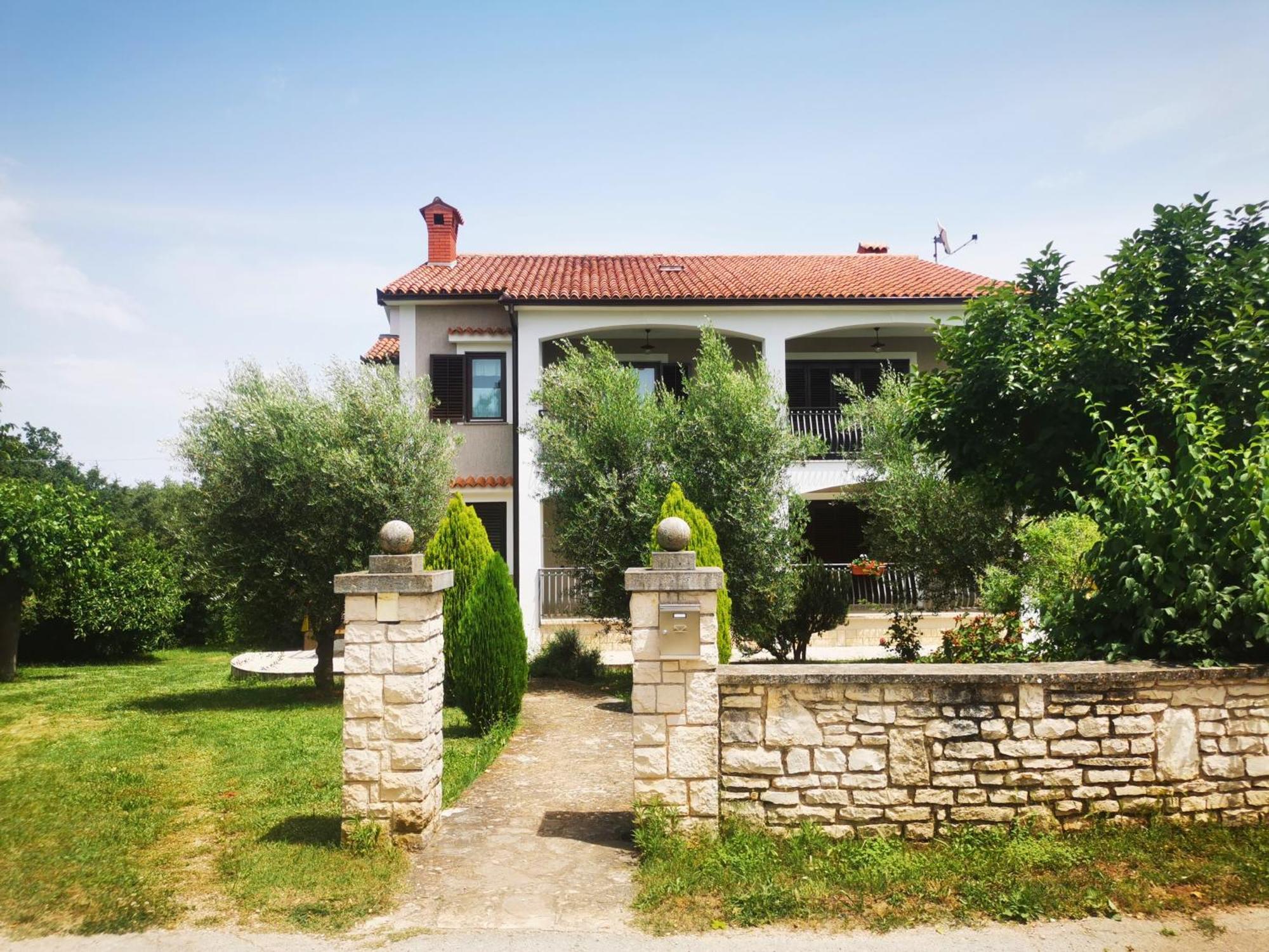 Garden Apartment Maria Vrsar Luaran gambar