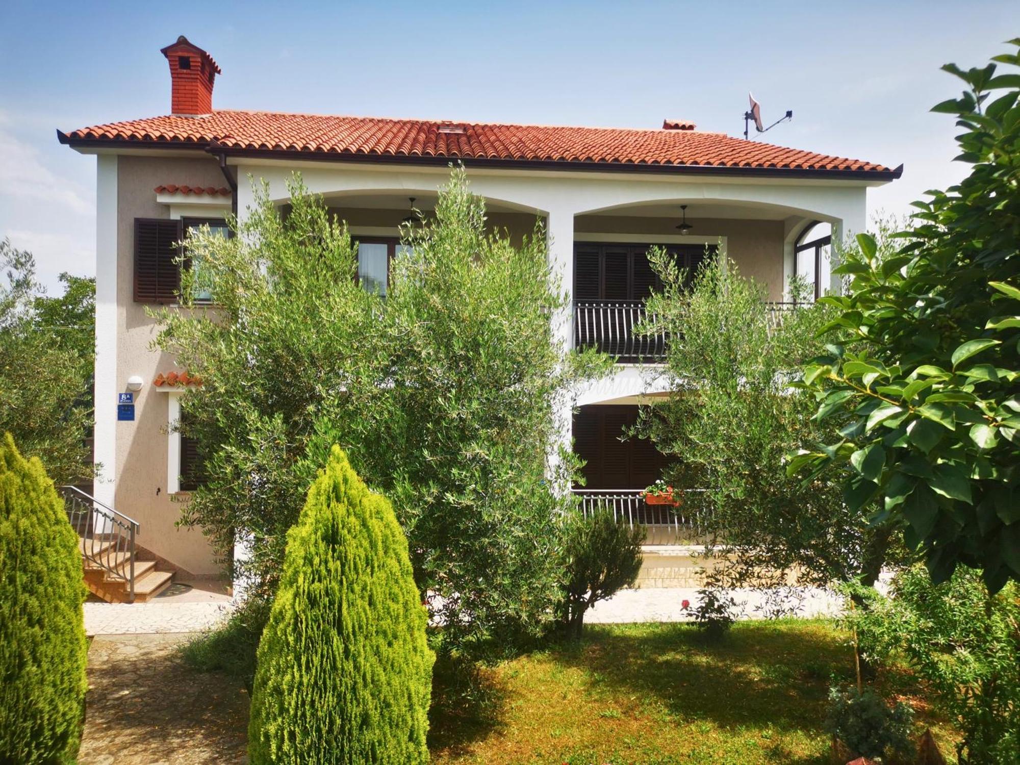 Garden Apartment Maria Vrsar Luaran gambar