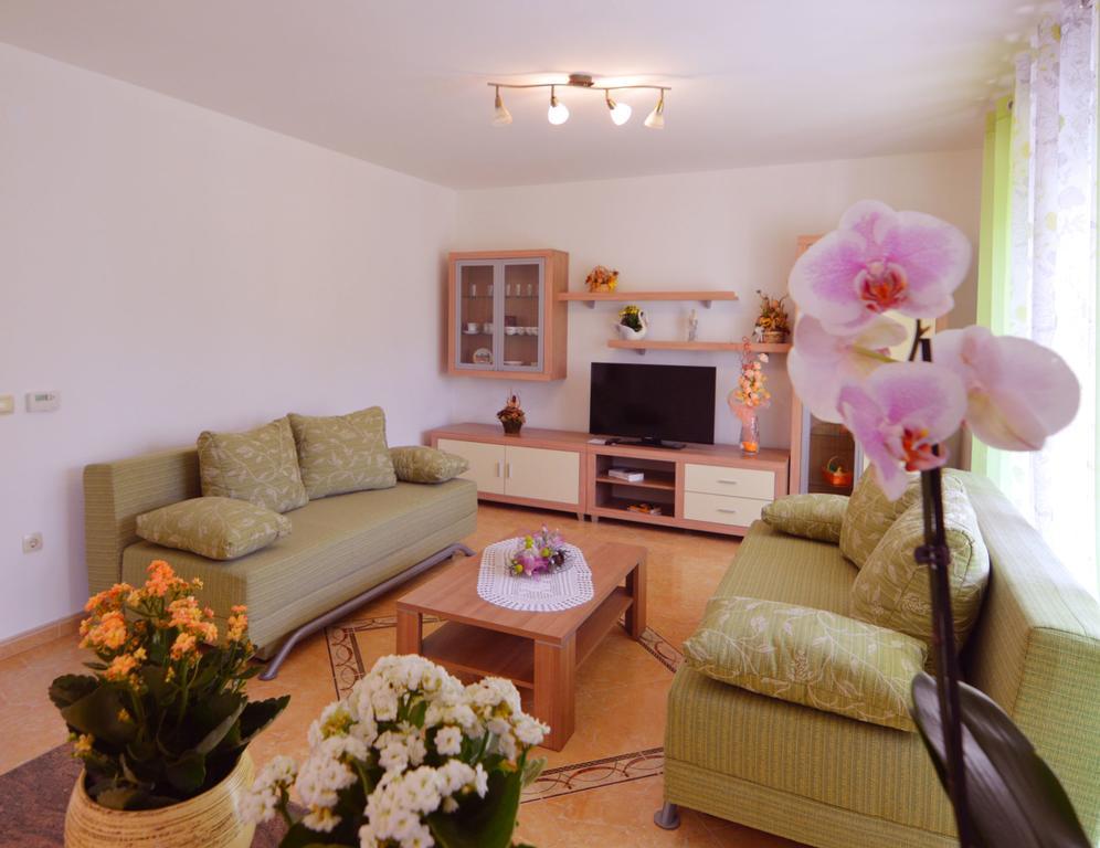 Garden Apartment Maria Vrsar Luaran gambar