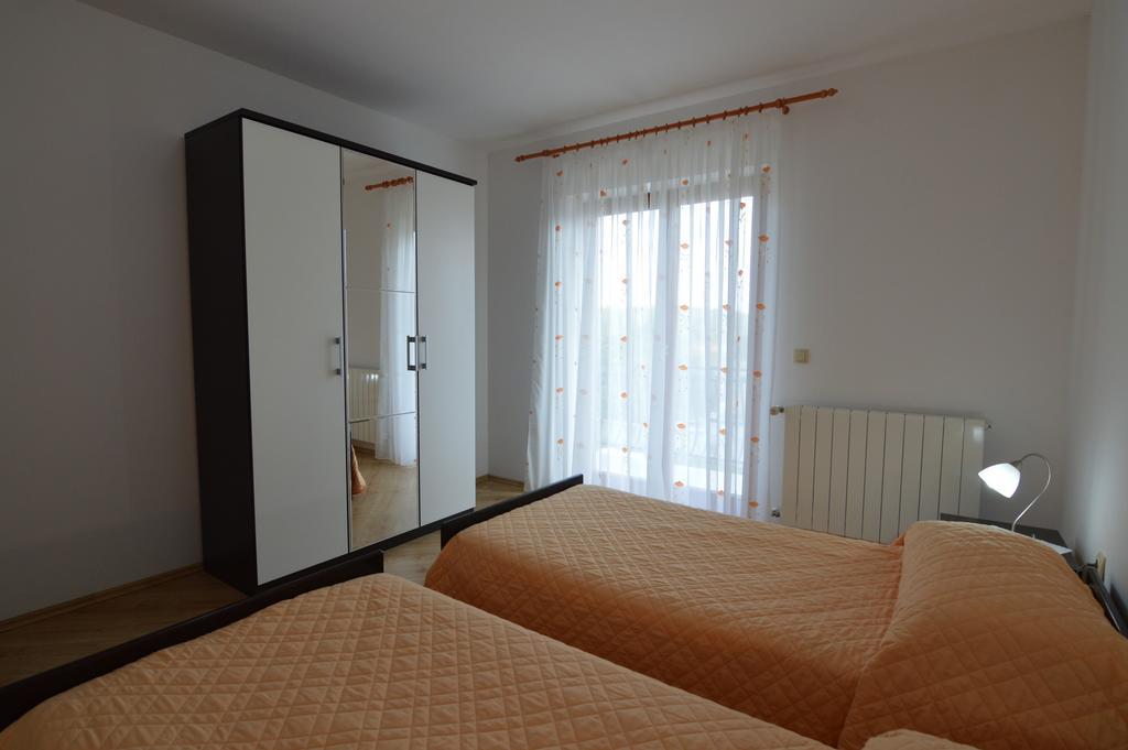 Garden Apartment Maria Vrsar Luaran gambar