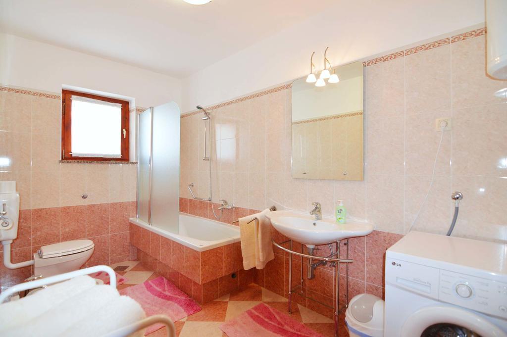 Garden Apartment Maria Vrsar Luaran gambar