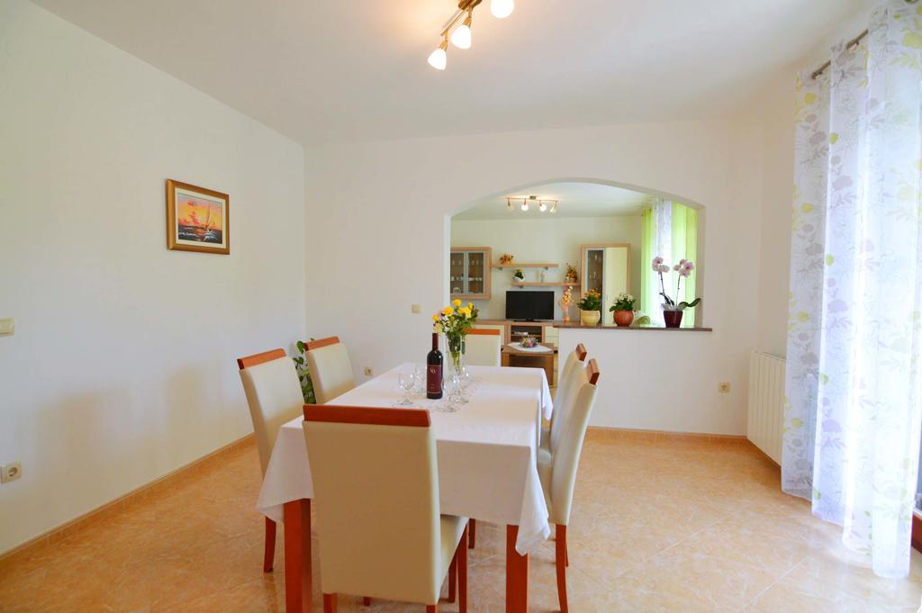 Garden Apartment Maria Vrsar Luaran gambar