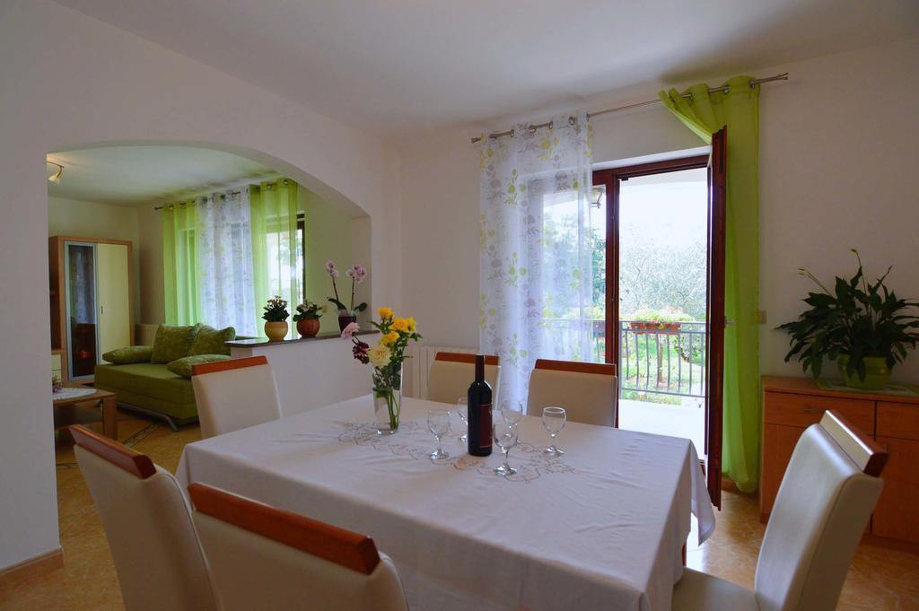 Garden Apartment Maria Vrsar Luaran gambar